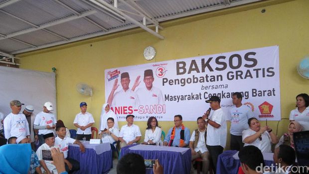 Anies hadiri Baksos Kesira / 