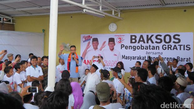 Anies hadiri Baksos Kesira / 