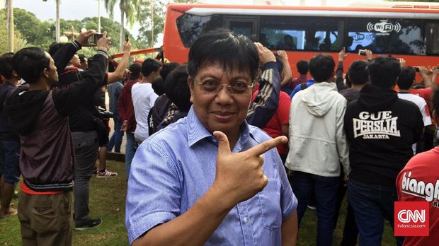 Gede Widiade merespons soal wacana pembentukan tim wanita Persija. (