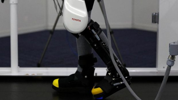 Robot Jepang Akan Mampukan Para Lansia Berjalan Lagi
