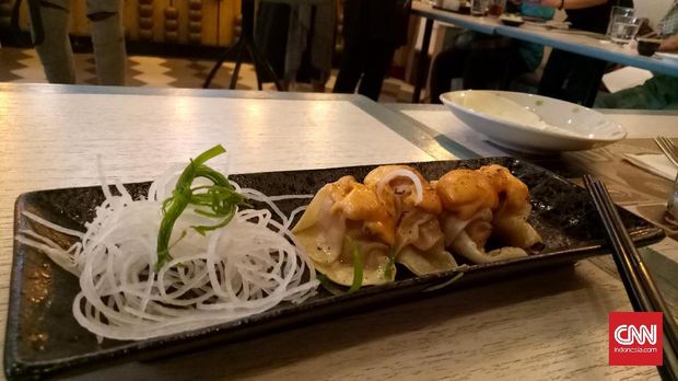 Mencicipi Jajanan Kaki Lima khas Jepang di Gyoza Bar
