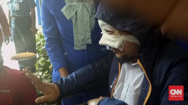 ‘Kado’ untuk Novel Baswedan dan Sengkarut Kasus Air Keras