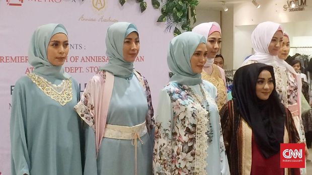 Anniesa Hasibuan Bawa Koleksi NYFW ke Metro Deparment Store