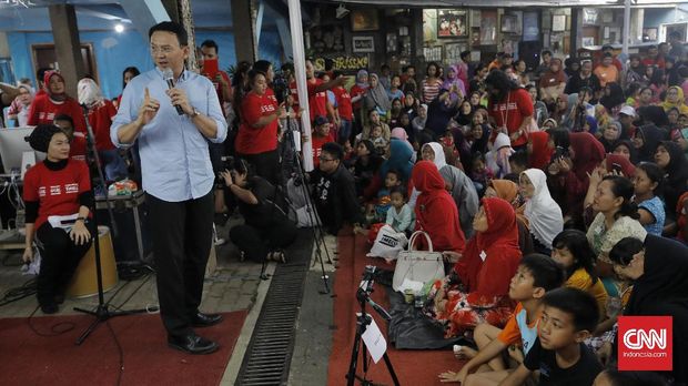 Nongkrong Bareng Slank, Ahok Ladeni Curhat Warga Gang Potlot