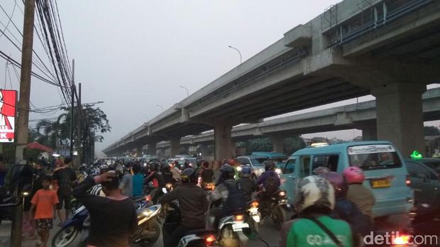 Benda Mencurigakan Ditemukan di Kalimalang, Gegana Meluncur ke Lokasi
