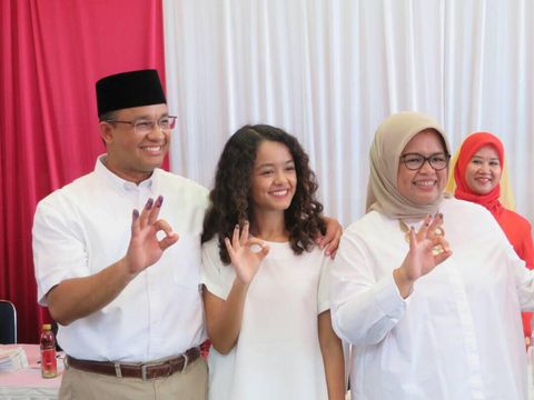 Anies dan keluarga mencoblos di TPS 28