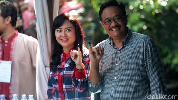 Djarot dan Istri Mencoblos di TPS 08