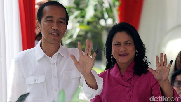 Jokowi-Iriana di TPS 04 Gambir