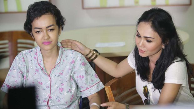 Jupe sudah memulai perawatan intensif di RSCM akibat kanker serviks sejak empat bulan yang lalu.