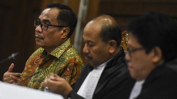Terdakwa kasus korupsi e-KTP Irman tengah menjalai sidang di Pengadilan Tipikor.