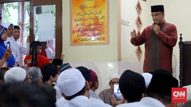 Salat Jumat Perdana, Pengingat Anies pada Janji di Bukit Duri