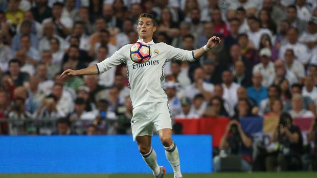 Cristiano Ronaldo tampil kurang sementereng Lionel Messi pada laga El Clasico kali ini. (