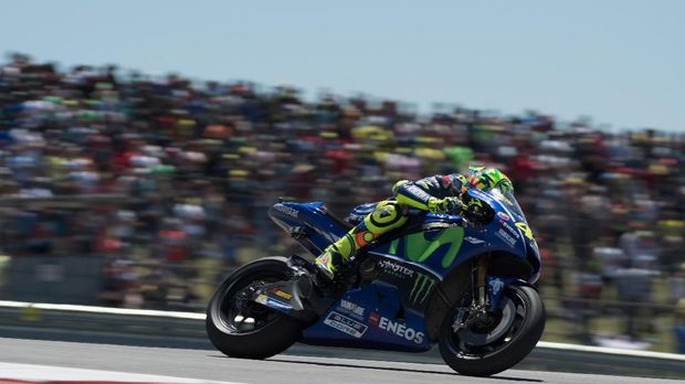 Rossi masih berada di posisi kedelapan memasuki lap kedelapan. 