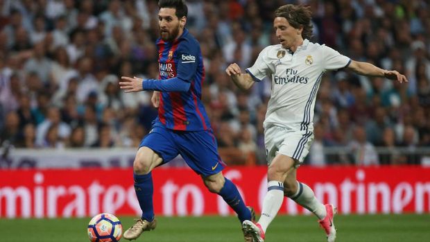 Lionel Messi selalu mendapat penjagaan ketat dari para pemain Barcelona. (