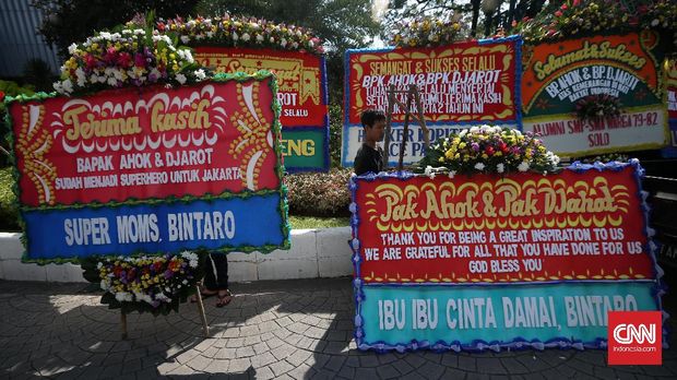 Banjir Karangan  Bunga  dan Ucapan Terima Kasih untuk Ahok