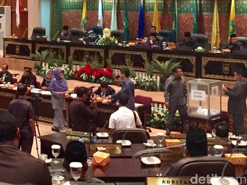 Suasana sidang paripurna DPRD Riau
