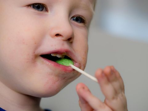 Cara mengatasi anak yang takut ke dokter gigi/