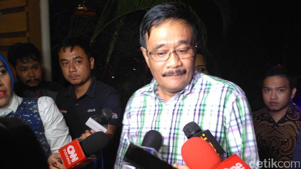 Djarot tiba di restoran / 