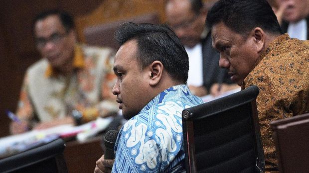 Jadi Tersangka, Setnov Beri Pengertian ke Istri dan Anak