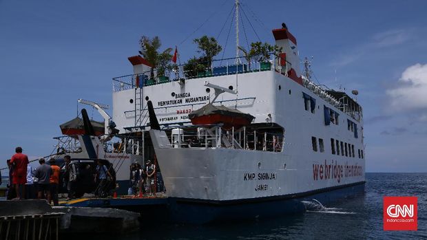 Riang Berlabuh di Kepulauan Karimunjawa