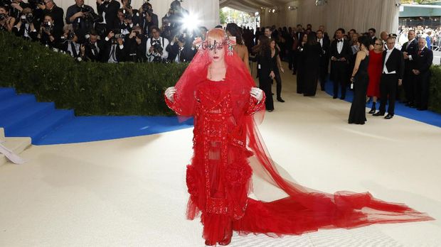 Delapan Aksi Mengesankan di Met Gala 2017