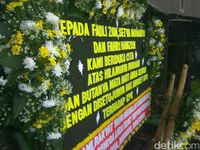 Karangan bunga untuk Novanto, Fadli, dan Fahri / 