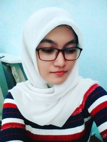 Berawal dari Model  Hijab  Wanita Cantik Asal Cilacap Ini 