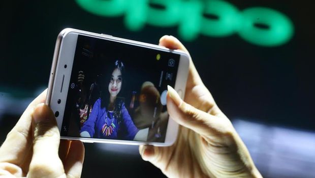 Oppo F3 dan F3 Plus Bedanya Apa Sih?