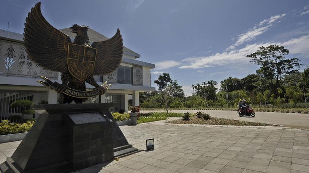 Soekarno Jambul Garuda Dan Empu Tantular