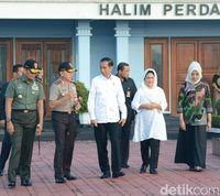 Presiden Jokowi sesaat sebelum meninggalkan Jakarta menuju Aceh.
