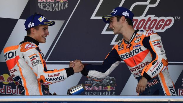 Dani Pedrosa (kanan) juga berasal dari Catalonia.