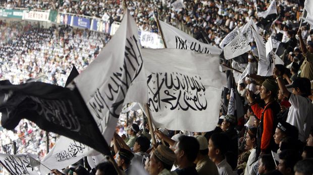 Beda Perlakuan Pemerintah Pada HTI dan FPI