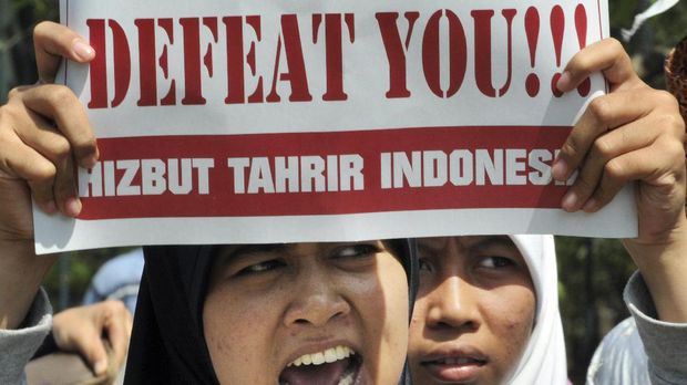 Hizbut Tahrir Indonesia: Menyebar Khilafah di Bumi (EMBG)