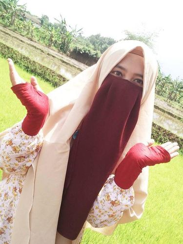 Foto Gaya Hijab  Bercadar Remaja Bogor yang Populer 