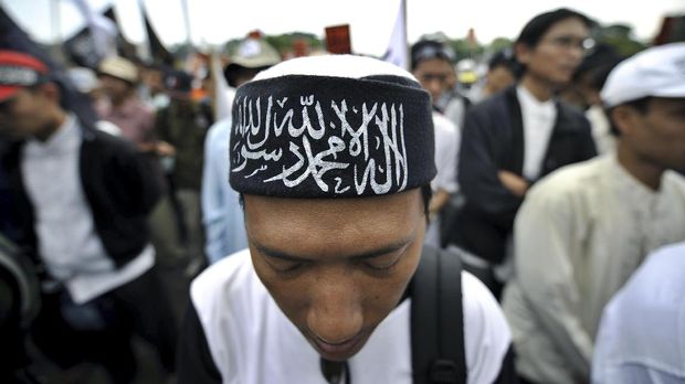 Hizbut Tahrir Indonesia: Menyebar Khilafah di Bumi (EMBG)