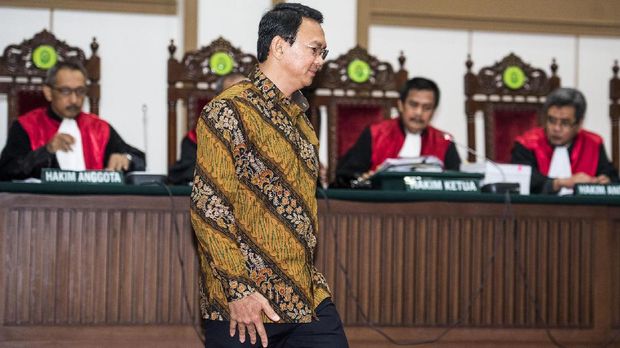 Yudi Latif Sebut Ras Ahok dan Sandi Identik