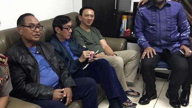 Ahok Mendalami Jawa dan Mengurangi Beban di Mako Brimob