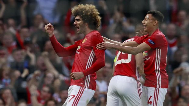 Marouane Fellaini tetap punya peran penting di mata Jose Mourinho.