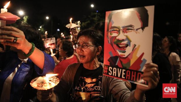 Kapolri Bantah 'Manjakan' Pendukung Ahok dalam Aksi Lilin