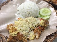  Geprek  Bensu  Pedas Menyengat Ayam  Geprek  Berselimut 