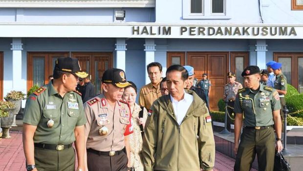 Jokowi Berangkat ke Natuna Untuk Menyaksikan Latihan Perang TNI di Natuna
