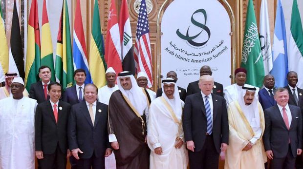 Presiden Jokowi, Raja Salman, hingga Donald Trump di KTT Arab Islam Amerika