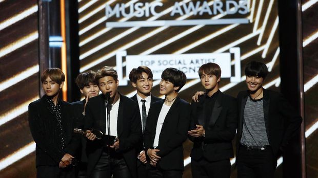 BTS memenangkan Top Social Artist di Billboard Music Awards 2017.