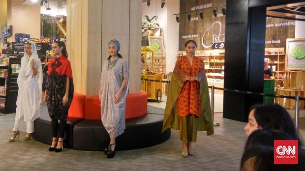 Inspirasi Busana Ramadan dari Empat Desainer Lokal