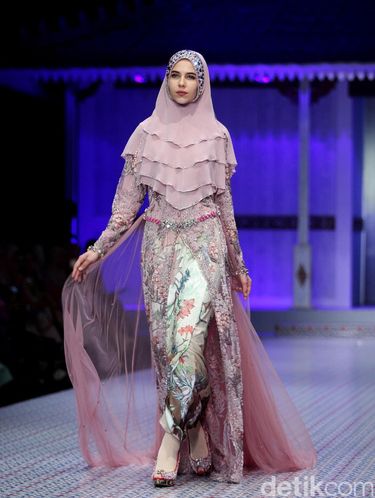  Si Se Sa  Rilis Baju  Muslim Syar i  untuk Kembar dengan Anak 