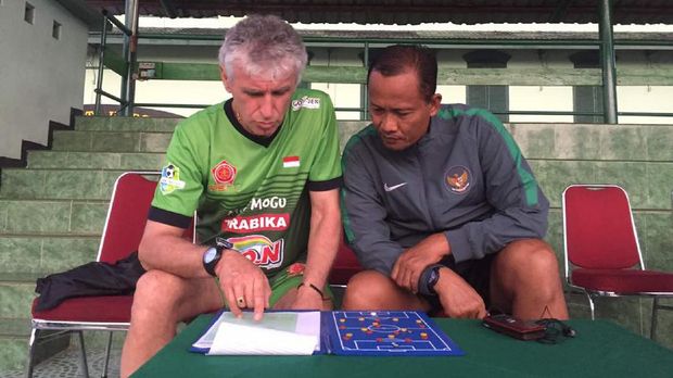 Pelatih PS TNI, Ivan Kolev, memiliki segudang pengalaman di sepak bola Indonesia.