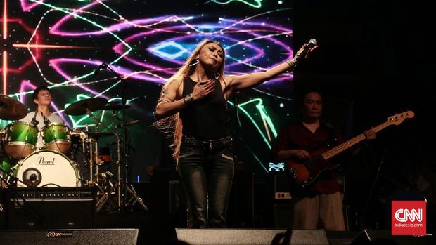Krakatau saat tampil di Bali Blues Festival.