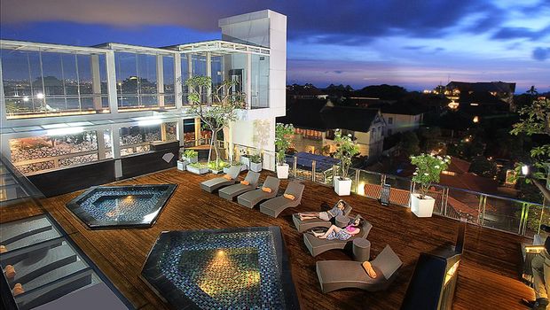 Suasana jacuzzi di rooftop