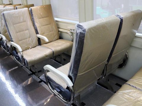 Kursi penumpang di KA ekonomi rasa eksekutif
