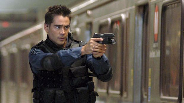 Colin Farrel bermain dalam film S.W.A.T yang diangkat dari serial berjudul sama dari 1975. (dok. Columbia Pictures)